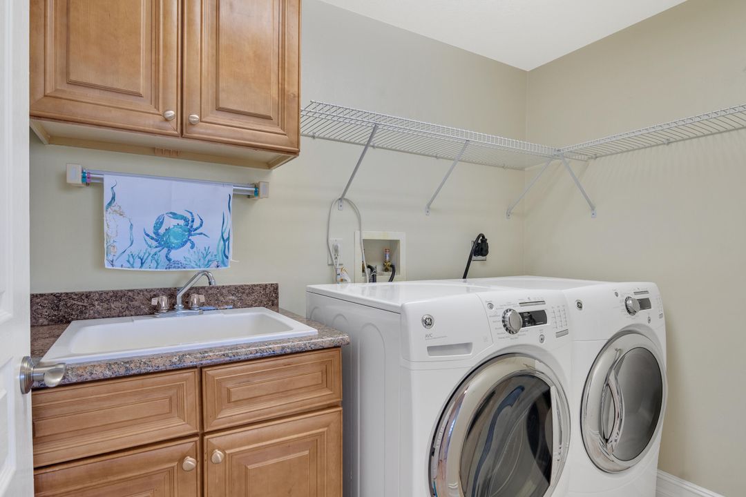 待售: $1,000,000 (3 贝兹, 2 浴室, 2343 平方英尺)