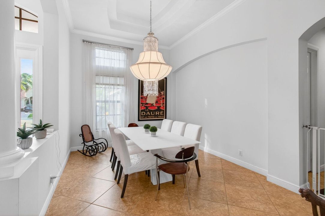 For Sale: $1,425,000 (5 beds, 4 baths, 3500 Square Feet)