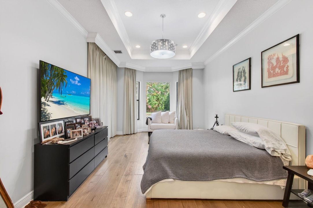 For Sale: $1,425,000 (5 beds, 4 baths, 3500 Square Feet)