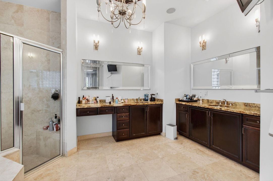 For Sale: $1,425,000 (5 beds, 4 baths, 3500 Square Feet)