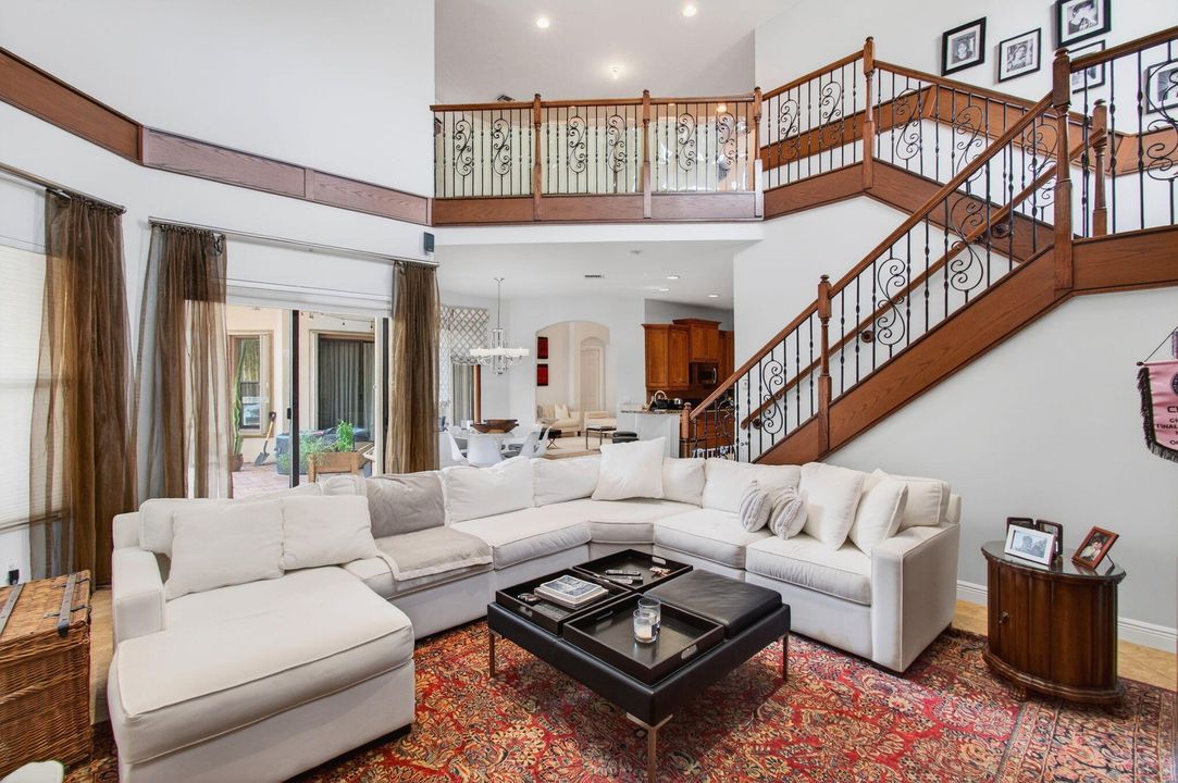 For Sale: $1,425,000 (5 beds, 4 baths, 3500 Square Feet)