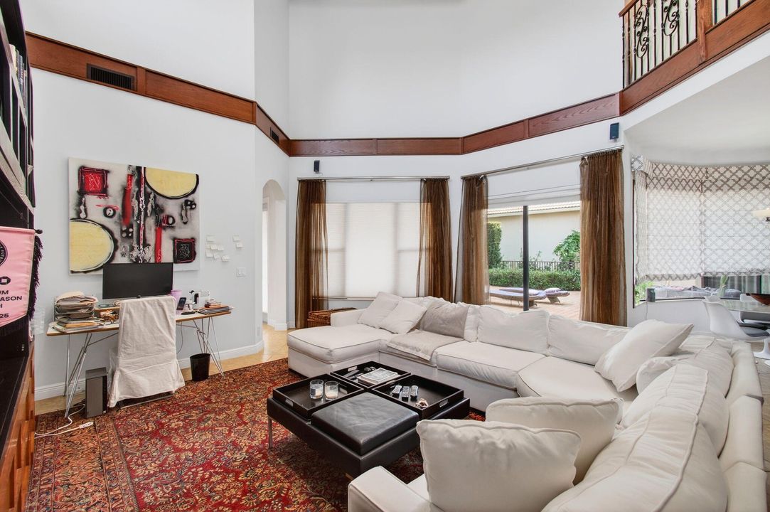 For Sale: $1,425,000 (5 beds, 4 baths, 3500 Square Feet)