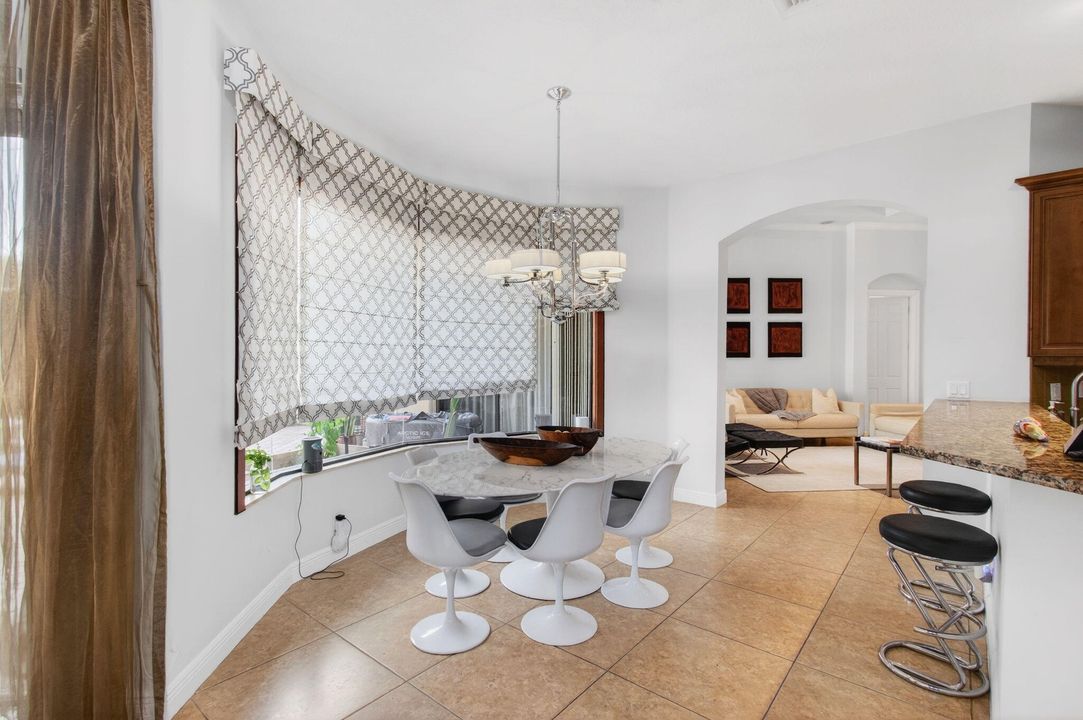 For Sale: $1,425,000 (5 beds, 4 baths, 3500 Square Feet)