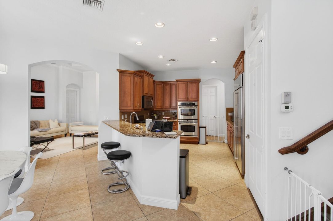 For Sale: $1,425,000 (5 beds, 4 baths, 3500 Square Feet)