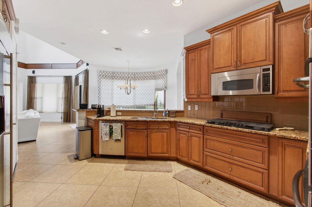 For Sale: $1,425,000 (5 beds, 4 baths, 3500 Square Feet)