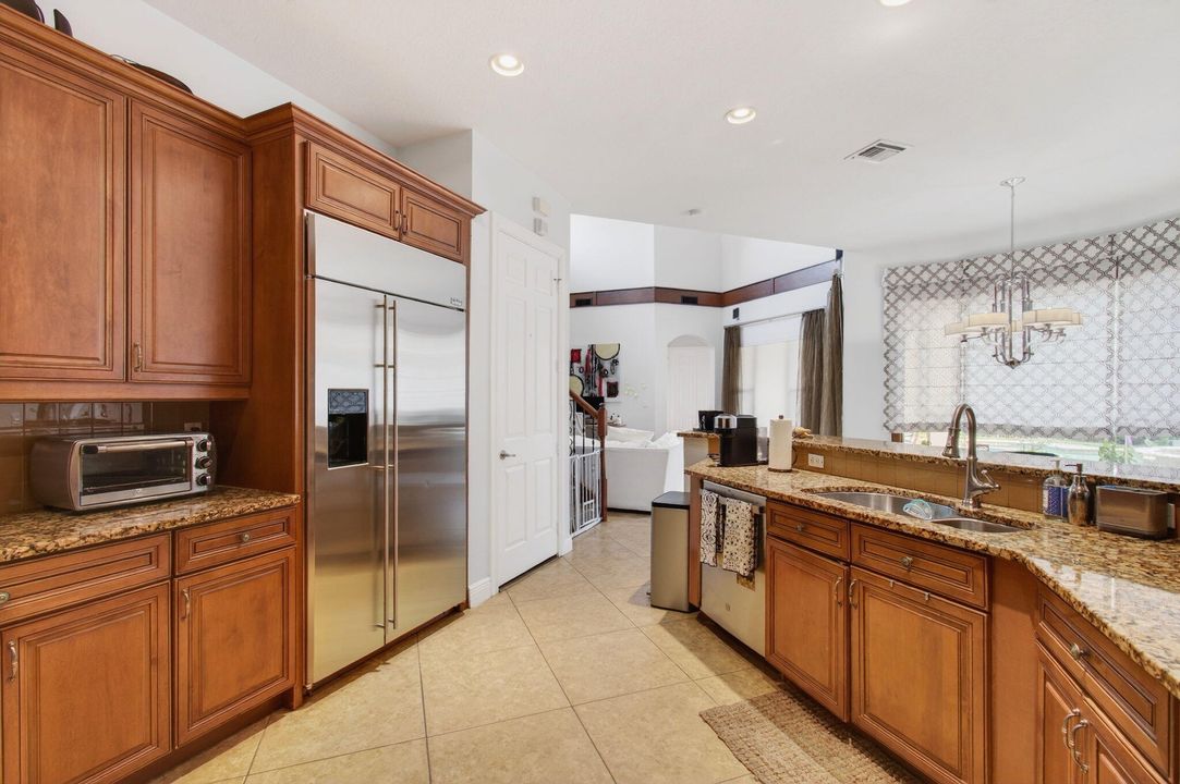 For Sale: $1,425,000 (5 beds, 4 baths, 3500 Square Feet)