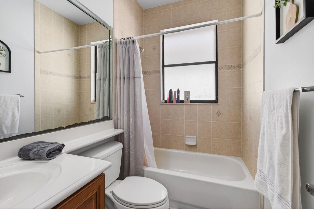 For Sale: $1,425,000 (5 beds, 4 baths, 3500 Square Feet)