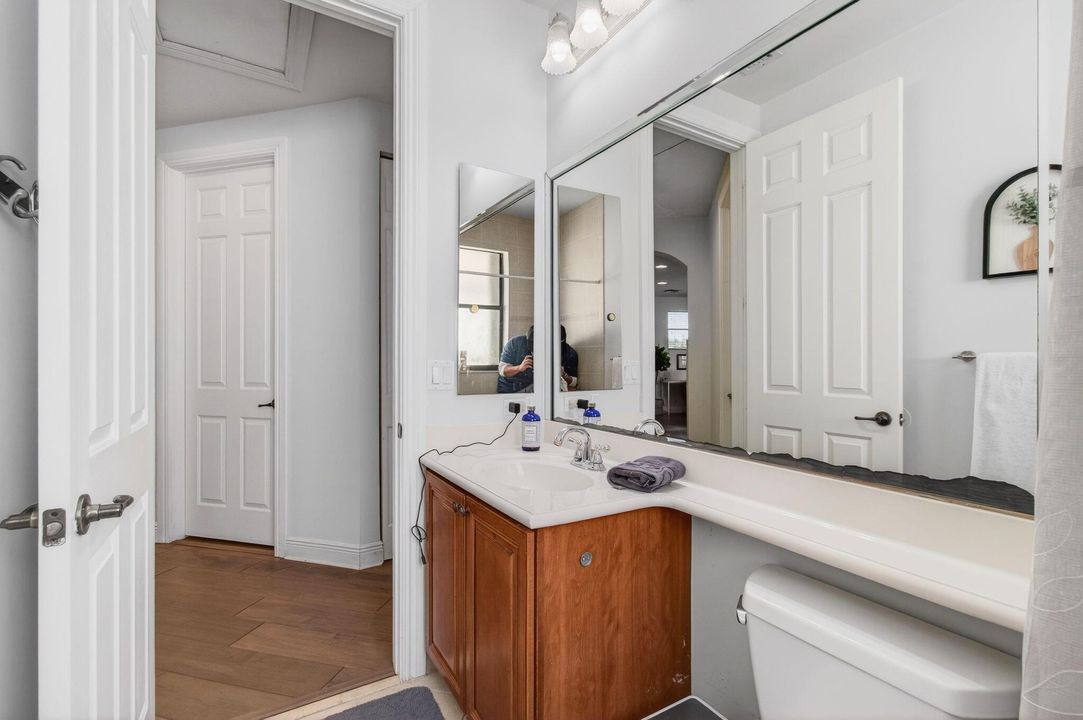 For Sale: $1,425,000 (5 beds, 4 baths, 3500 Square Feet)