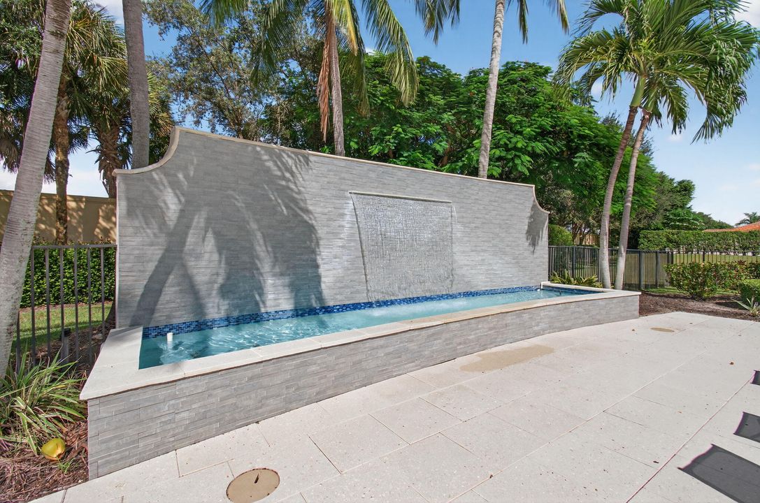 For Sale: $1,425,000 (5 beds, 4 baths, 3500 Square Feet)