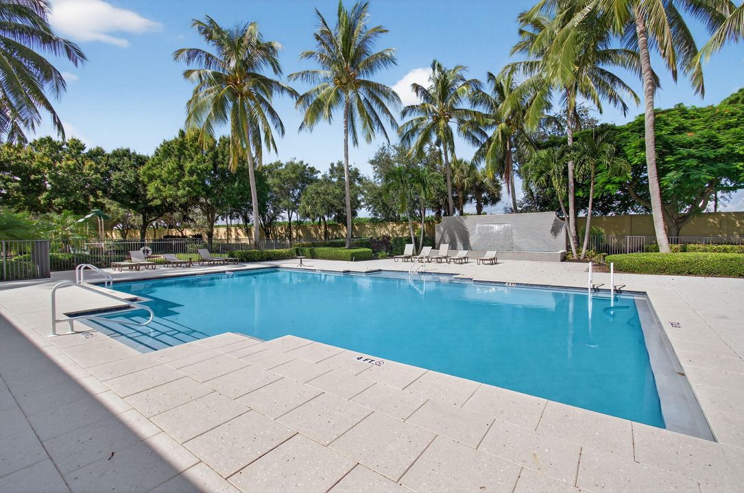 For Sale: $1,425,000 (5 beds, 4 baths, 3500 Square Feet)