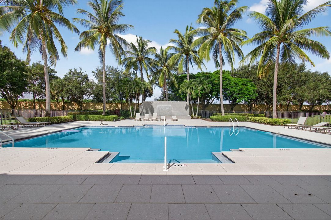 For Sale: $1,425,000 (5 beds, 4 baths, 3500 Square Feet)