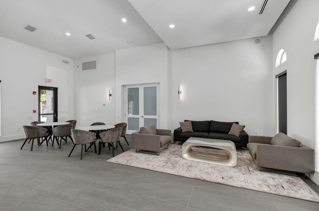 For Sale: $1,425,000 (5 beds, 4 baths, 3500 Square Feet)