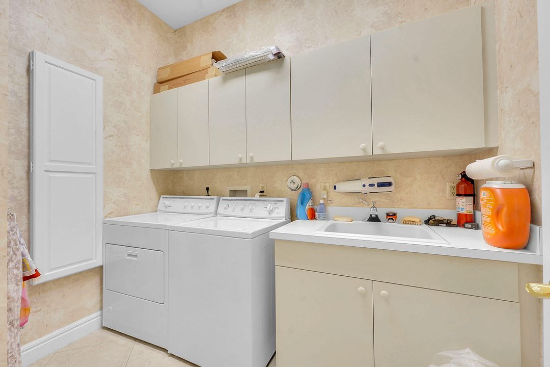 En Venta: $2,095,000 (3 camas, 3 baños, 2969 Pies cuadrados)