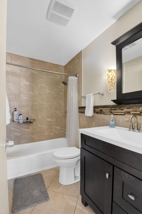 待售: $479,000 (1 贝兹, 1 浴室, 812 平方英尺)