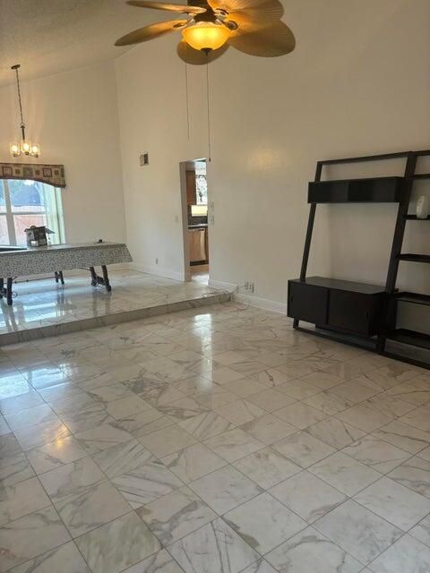 En Renta: $3,900 (3 camas, 2 baños, 1840 Pies cuadrados)