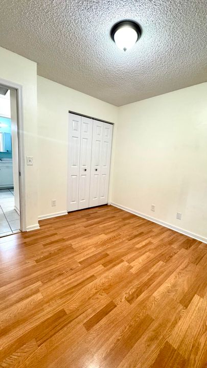 出租: $3,750 (4 贝兹, 2 浴室, 1358 平方英尺)