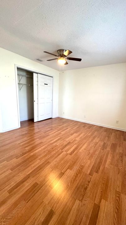 出租: $3,750 (4 贝兹, 2 浴室, 1358 平方英尺)