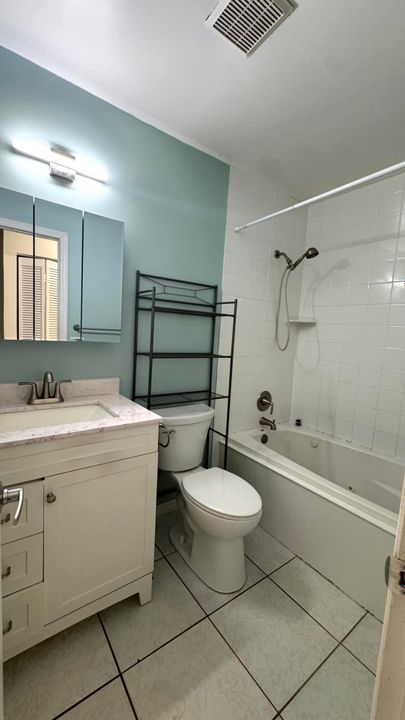 出租: $3,750 (4 贝兹, 2 浴室, 1358 平方英尺)