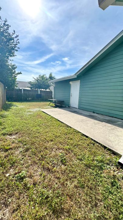 出租: $3,750 (4 贝兹, 2 浴室, 1358 平方英尺)