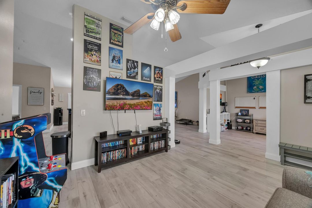 En Venta: $439,900 (3 camas, 2 baños, 2006 Pies cuadrados)