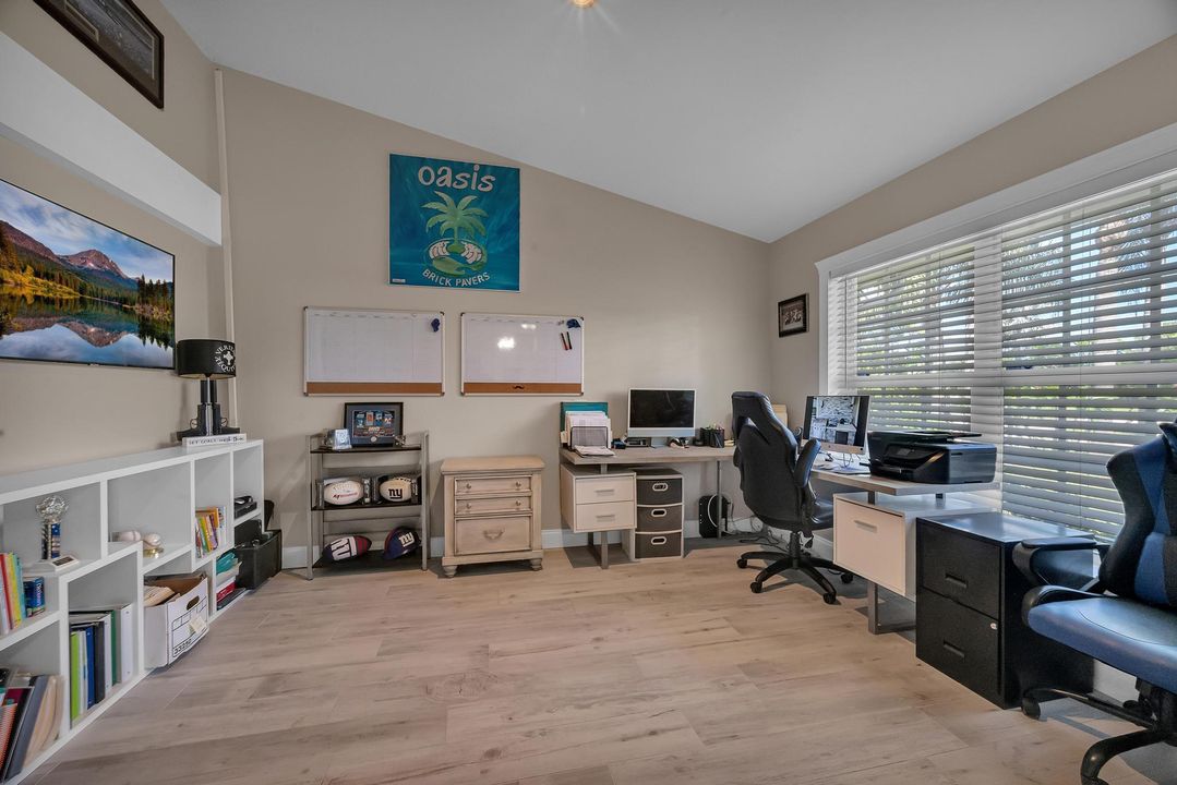 En Venta: $439,900 (3 camas, 2 baños, 2006 Pies cuadrados)