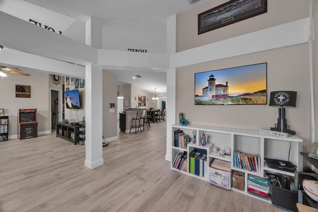 En Venta: $439,900 (3 camas, 2 baños, 2006 Pies cuadrados)