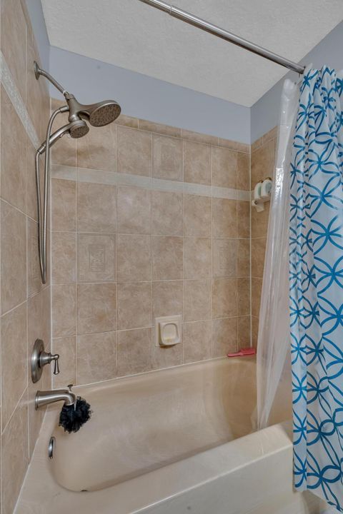 En Venta: $439,900 (3 camas, 2 baños, 2006 Pies cuadrados)