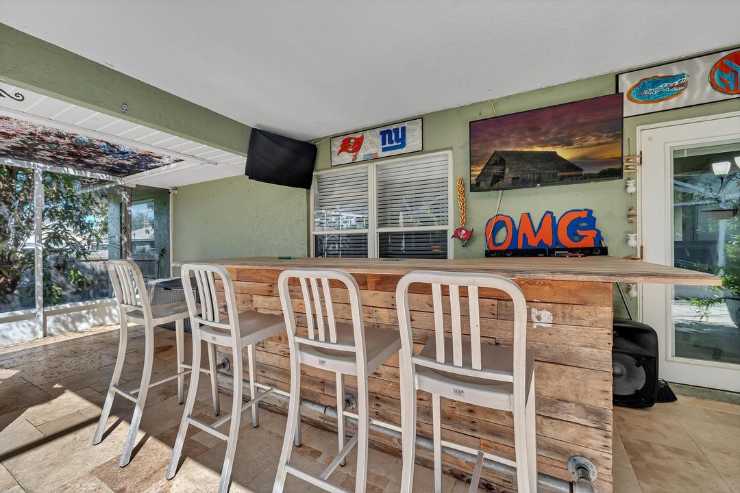 En Venta: $439,900 (3 camas, 2 baños, 2006 Pies cuadrados)