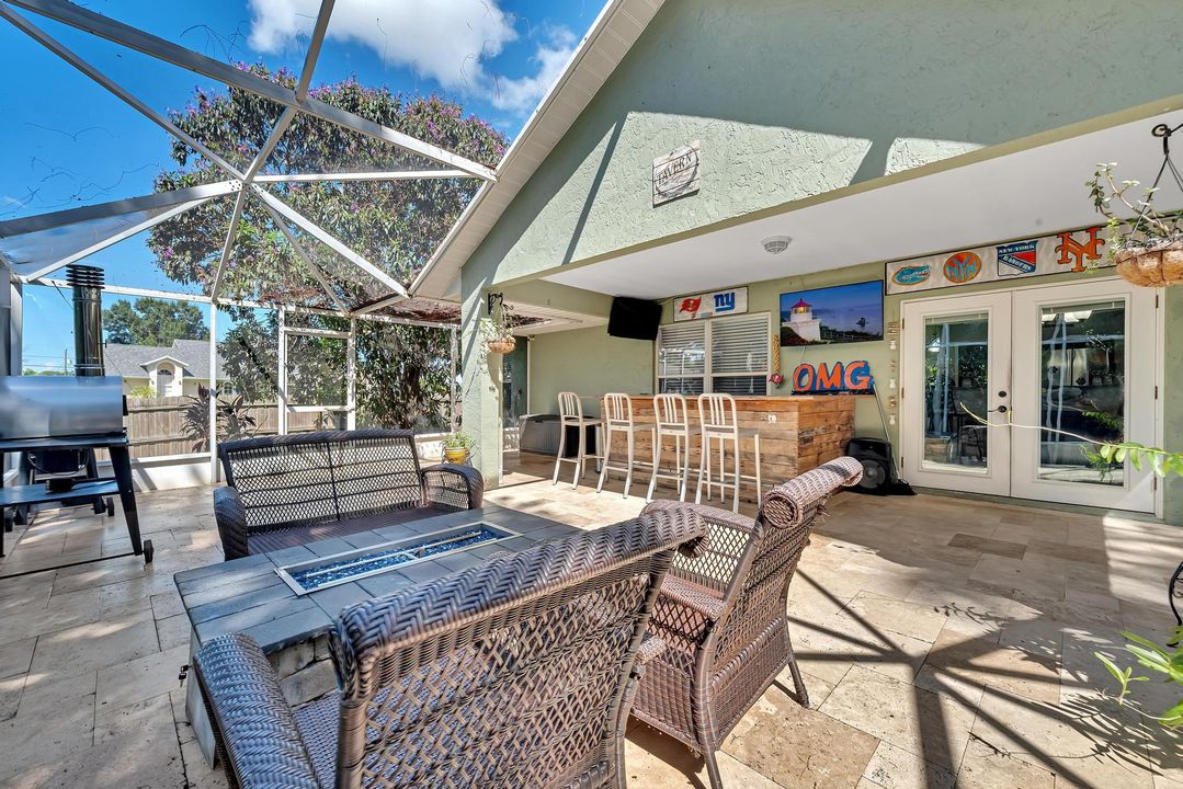 En Venta: $439,900 (3 camas, 2 baños, 2006 Pies cuadrados)