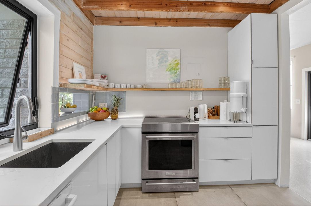 待售: $979,850 (2 贝兹, 2 浴室, 1223 平方英尺)