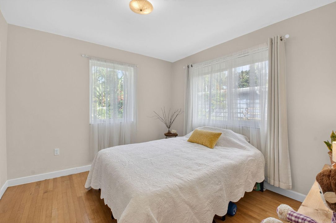 待售: $979,850 (2 贝兹, 2 浴室, 1223 平方英尺)