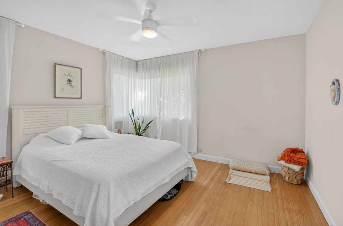 待售: $979,850 (2 贝兹, 2 浴室, 1223 平方英尺)