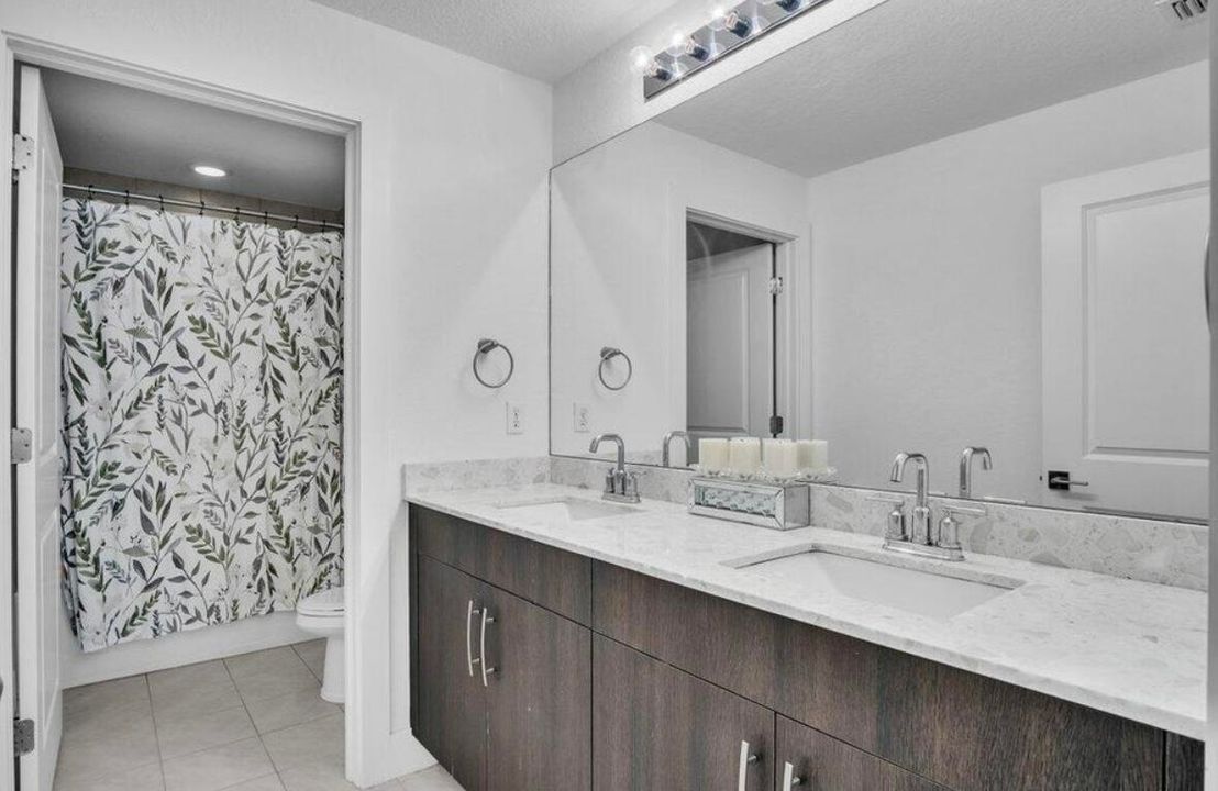 En Renta: $6,000 (5 camas, 3 baños, 3784 Pies cuadrados)