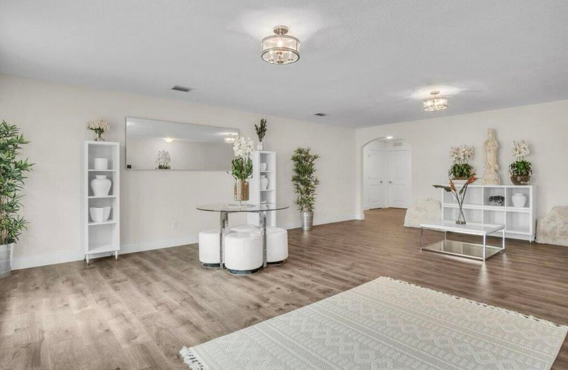 En Renta: $6,000 (5 camas, 3 baños, 3784 Pies cuadrados)