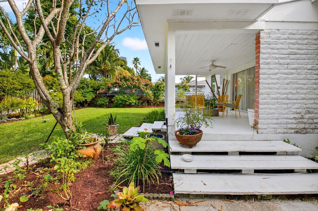 待售: $979,850 (2 贝兹, 2 浴室, 1223 平方英尺)