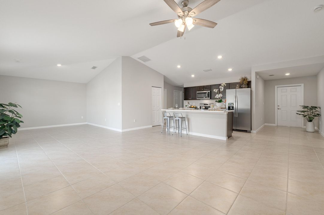 出租: $2,650 (4 贝兹, 2 浴室, 1806 平方英尺)