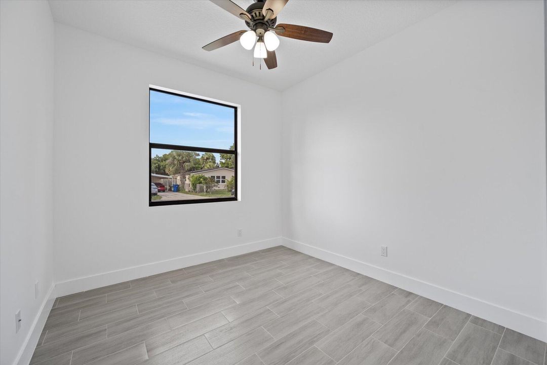 待售: $449,000 (5 贝兹, 2 浴室, 1640 平方英尺)