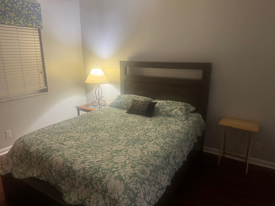 For Sale: $249,900 (2 beds, 2 baths, 1312 Square Feet)