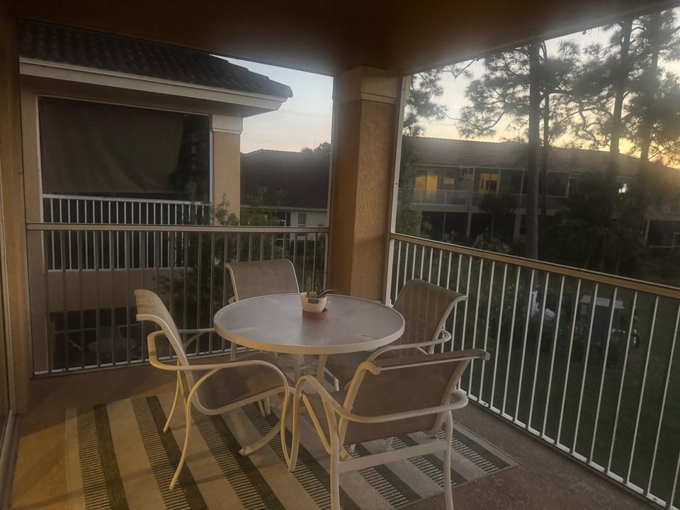 For Sale: $249,900 (2 beds, 2 baths, 1312 Square Feet)