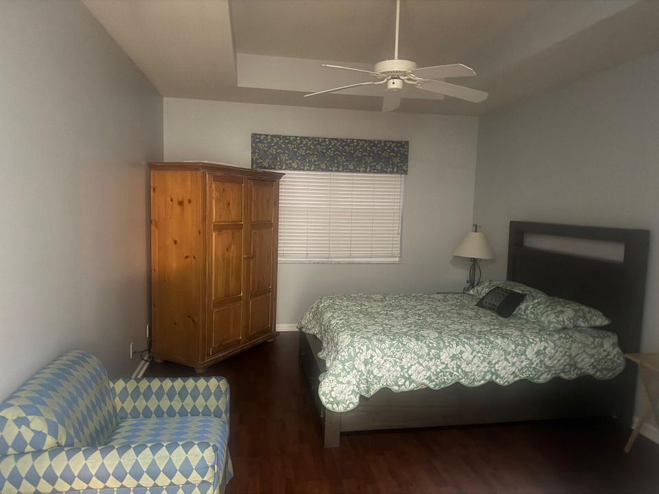 For Sale: $249,900 (2 beds, 2 baths, 1312 Square Feet)