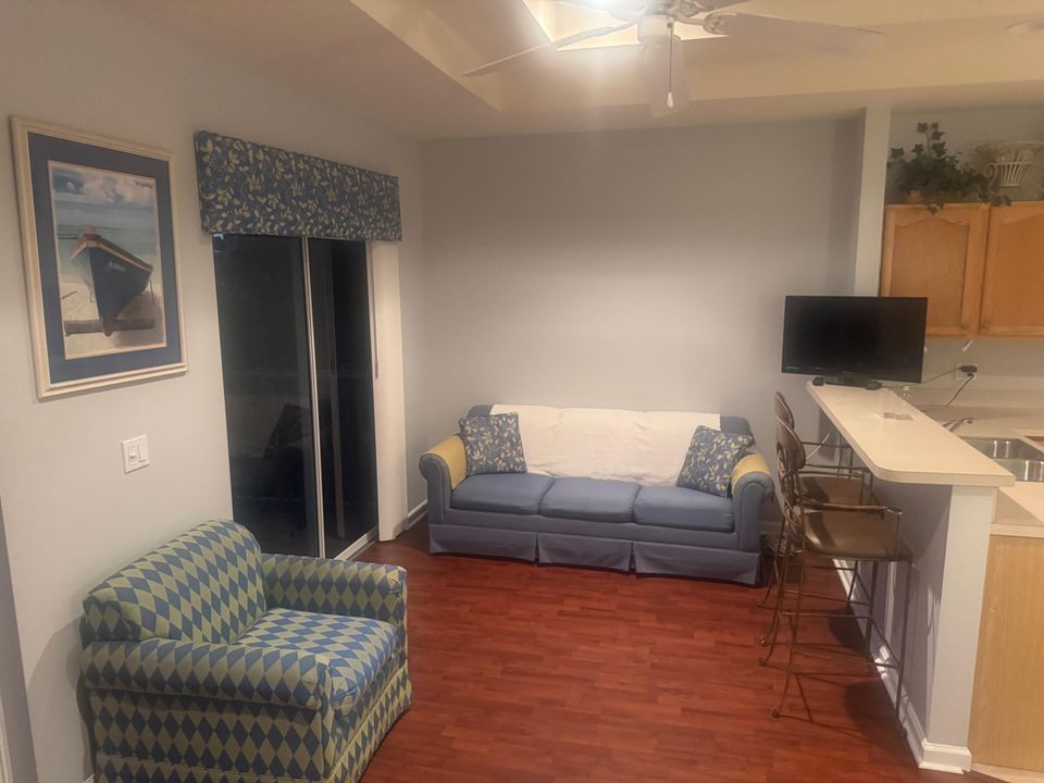 For Sale: $249,900 (2 beds, 2 baths, 1312 Square Feet)