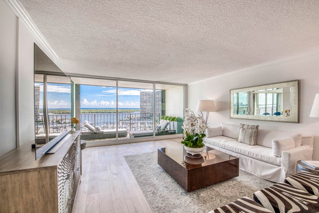 На продажу: $595,000 (2 спален, 2 ванн, 1424 Квадратных фут)