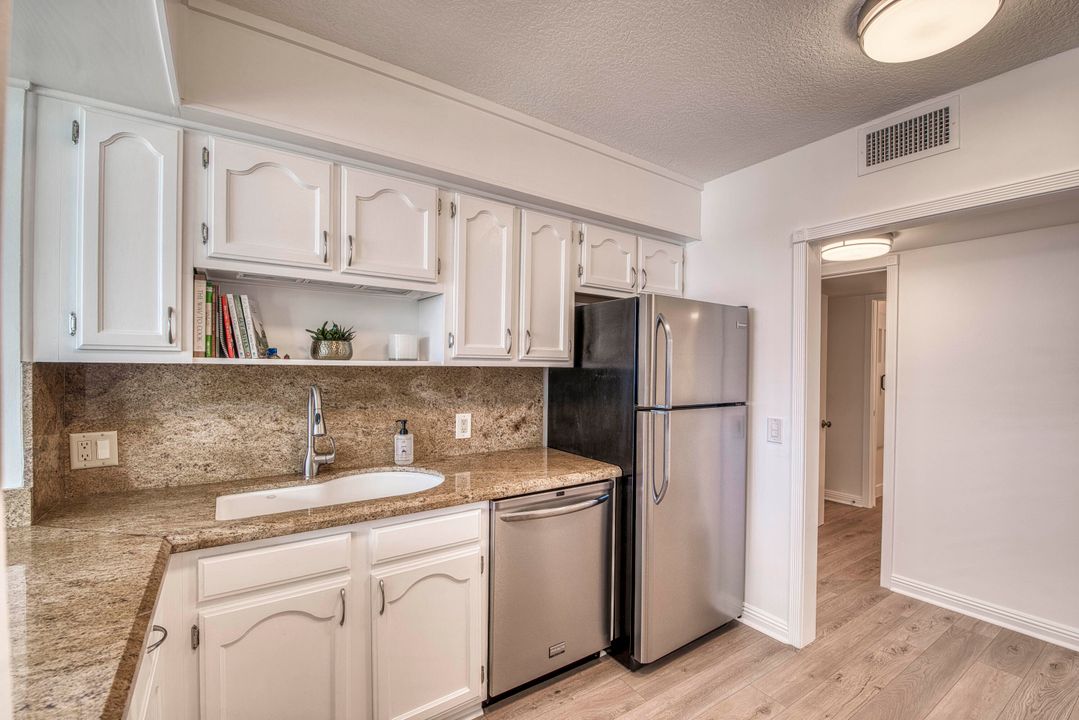 На продажу: $595,000 (2 спален, 2 ванн, 1424 Квадратных фут)