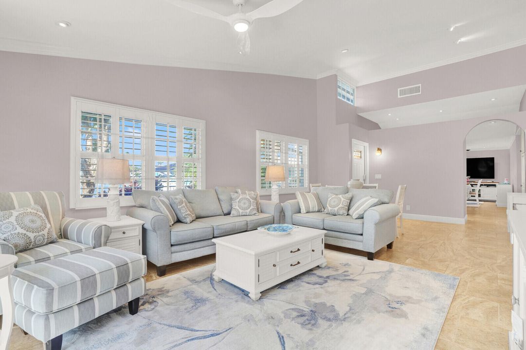 For Sale: $775,000 (2 beds, 2 baths, 1254 Square Feet)