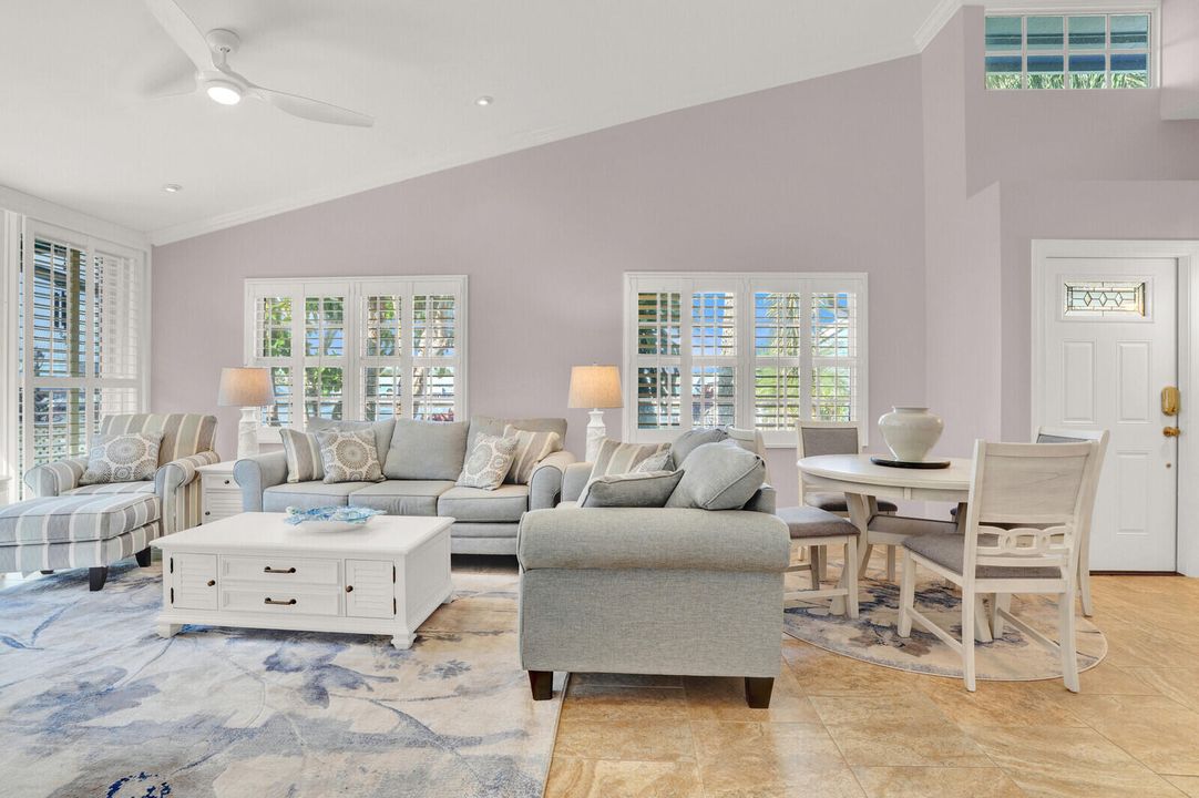 For Sale: $775,000 (2 beds, 2 baths, 1254 Square Feet)