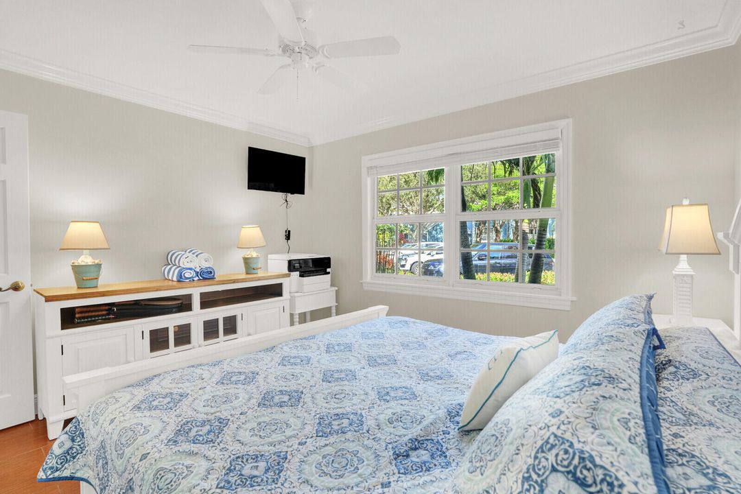 For Sale: $775,000 (2 beds, 2 baths, 1254 Square Feet)