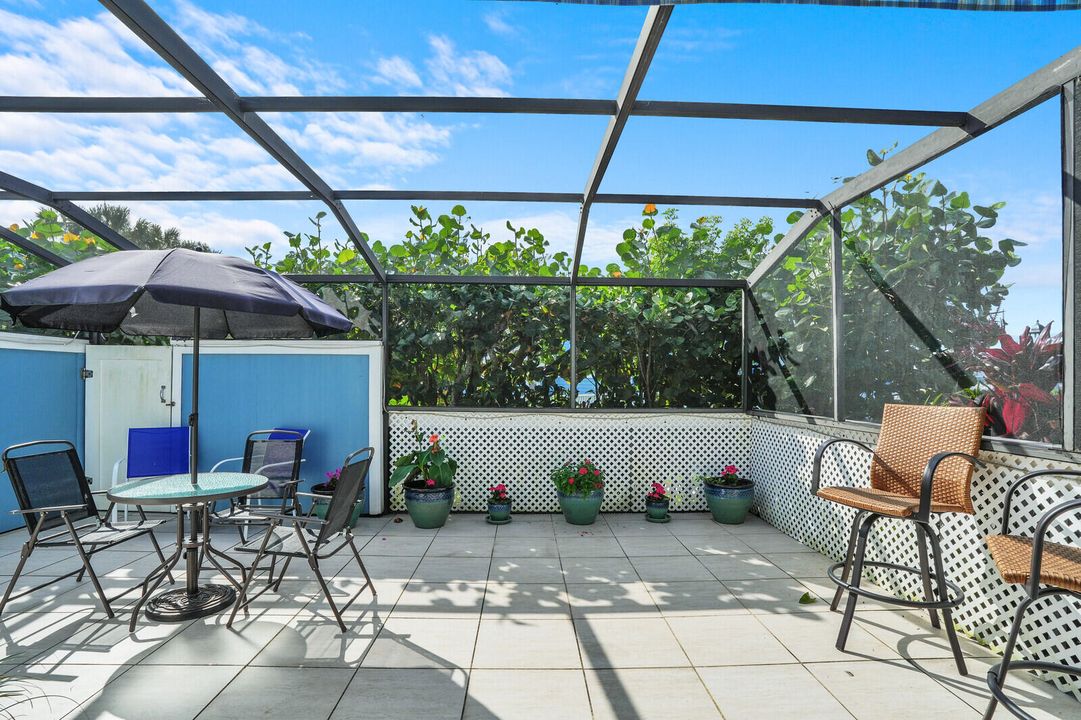 For Sale: $775,000 (2 beds, 2 baths, 1254 Square Feet)