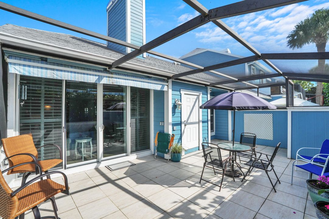 For Sale: $775,000 (2 beds, 2 baths, 1254 Square Feet)