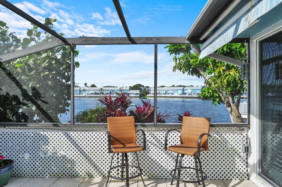 For Sale: $775,000 (2 beds, 2 baths, 1254 Square Feet)