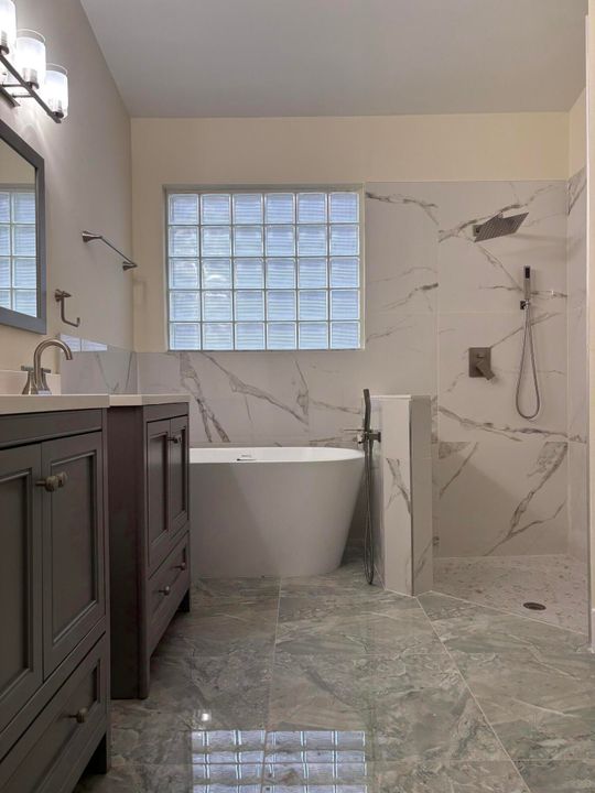 En Venta: $389,000 (3 camas, 2 baños, 1705 Pies cuadrados)